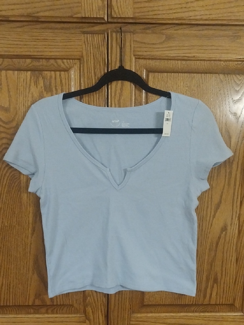 Aerie NWT Notched V-Neck Cropped Short Sleeve T-Shirt Size Large Blue Textured